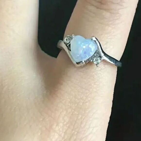 New - Moonstone Heart Rhinestone Ring - Size 8 - Picture 2 of 4
